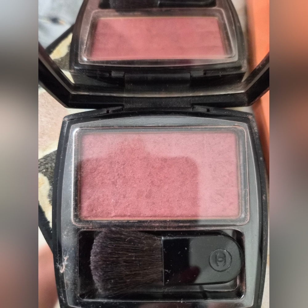 CHANEL, Irreele Blush Silky Cheek Color, Secert. Lightly Used.🌸